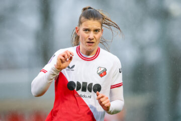 Femke Prins in actie namens FC Utrecht
