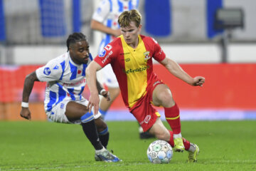 Che Nunnely tegen Go Ahead Eagles