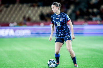 Kerstin Casparij in actie namens de OranjeLeeuwinnen