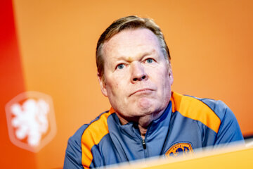 Ronald Koeman tijdens de persconferentie