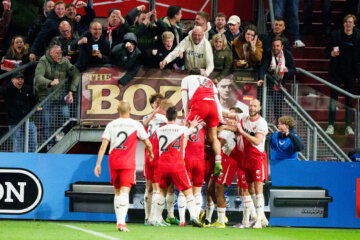 FC Utrecht viert treffer tegen PEC Zwolle