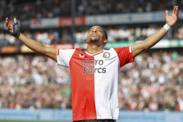 Quinten Timber viert goal tegen Ajax