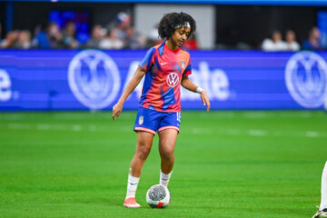 Lily Yohannes in de warming-up van de Verenigde Staten