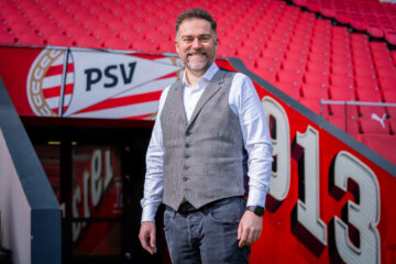 RvC-lid Klaas Dijkhoff in het Philips Stadion