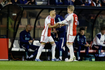 Emre Ünüvar valt in