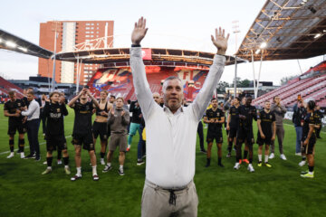 René Hake na het behalen van Europees voetbal