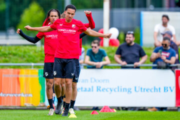 Joshua Mukeh op de eerste training van FC Utrecht