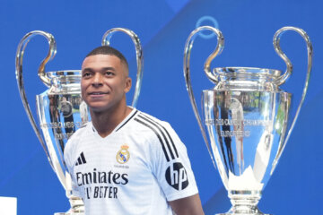 Kylian Mbappé bij zijn presentatie bij Real Madrid