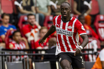 Jordan Teze in de voorbereiding namens PSV