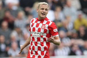 Donny van de Beek in het shirt van Girona