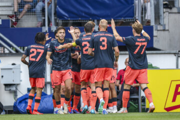FC Utrecht viert de treffer van Ole Romeny tegen SC Heerenveen