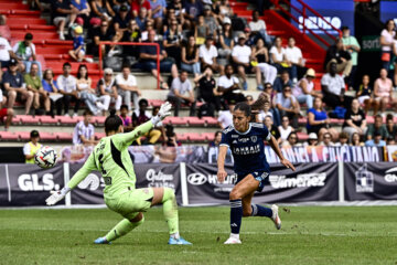 Nicky Evrard in actie namens PSV