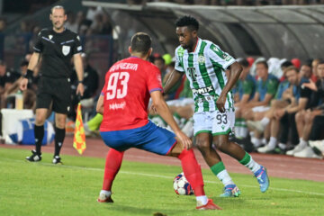 Virgil Misidjan in actie voor Ferencvaros