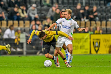 Tygo Land tegen VVV-Venlo