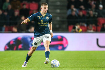 Camiel Neghli aan de bal