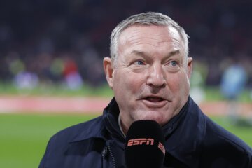 Ron Jans voor de camera bij ESPN