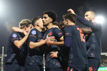 FC Utrecht viert de treffer van Zidane Iqbal tegen Almere City