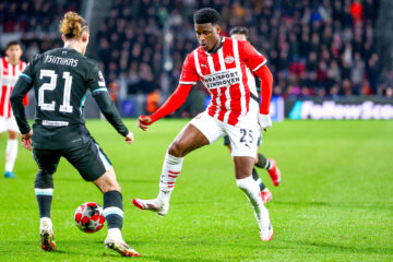 Isaac Babadi tegen Liverpool FC