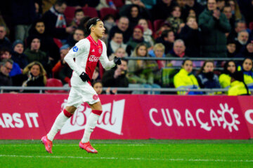 Rayane Bounida maakt zijn debuut voor Ajax