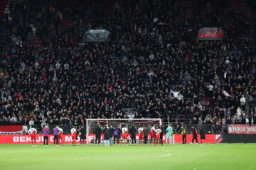 FC Utrecht bedankt de fans na de zege op NAC