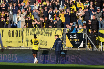 Cherrion Valerius klapt voor het publiek