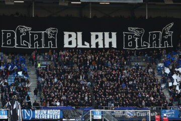 Spandoek en sfeeractie bij SC Heerenveen