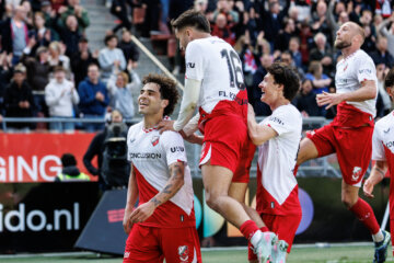 Miguel Rodriguez scoort tegen Ajax