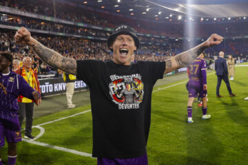 Victor Edvardsen na de bekerwinst van Go Ahead Eagles