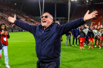 Ron Jans met een zonnebril