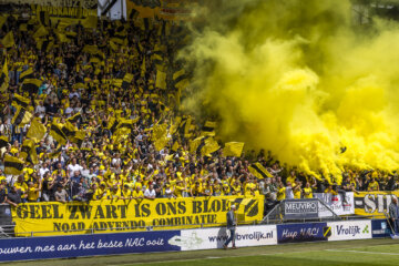 NAC-fans in het Rat Verlegh Stadion