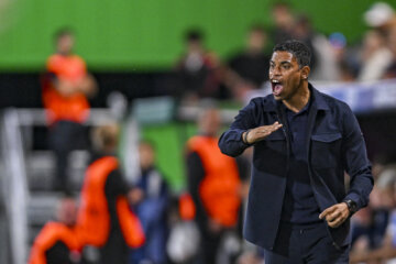 Een coachende Michael Reiziger