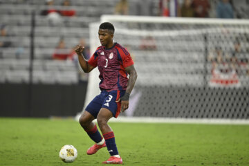 Jeyland Mitchell voor Costa Rica