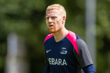 Mexx Meerdink op de training van AZ