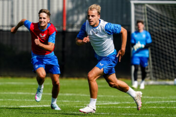 Thomas van den Belt op de training bij FC Twente