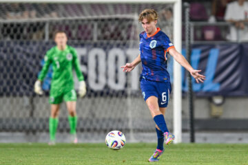 Tygo Land bij Oranje O19