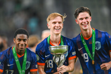 Owen Panneflek, Mats Rots en Lucas Vennegoor of Hesselink winnen het EK