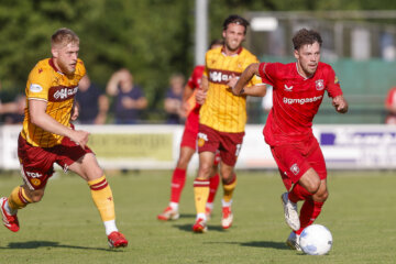 Mitchell van Bergen tegen Motherwell