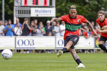 Tjaronn Chery bij NEC