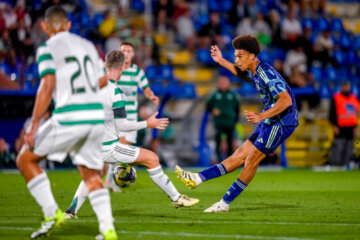 Aaron Bouwman scoort voor Ajax