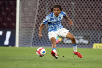 Alonzo Engwanda aan de bal