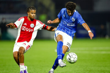 Gerald Alders in actie voor Jong Ajax