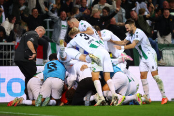 FC Groningen viert overwinning op sc Heerenveen