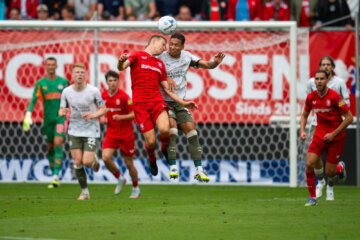 Mathias Kjølø in duel met Mauro Junior