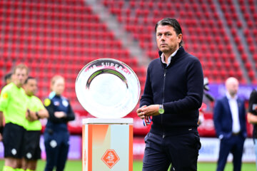 Roeland ten Berge loopt langs de Super Cup