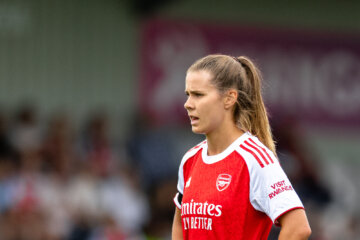 Victoria Pelova bij Arsenal
