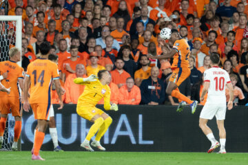 Dumfries scoort voor Oranje