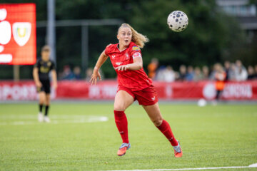 Danique van Ginkel in actie namens FC Twente