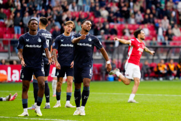 Quinten Timber, Givairo Read en Luciano Valente balen