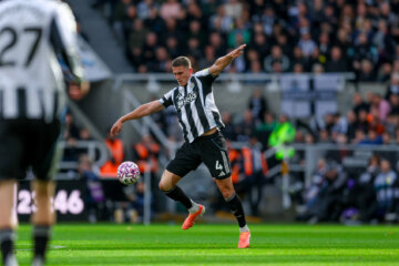 Sven Botman in actie voor Newcastle United