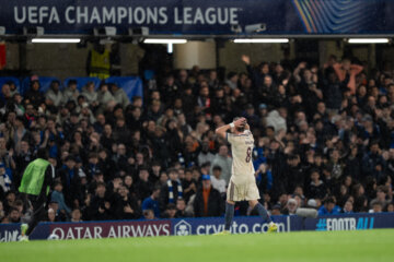 Kenneth Taylor met rood van het veld tegen Chelsea